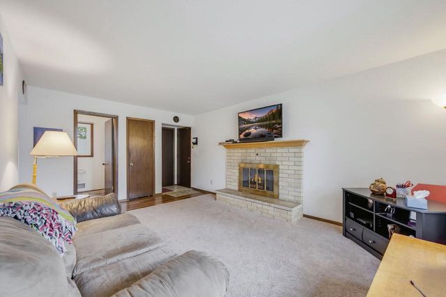 2721 Minot LANE, Waukesha, WI 53188