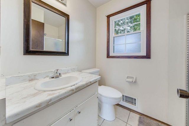 2721 Minot LANE, Waukesha, WI 53188