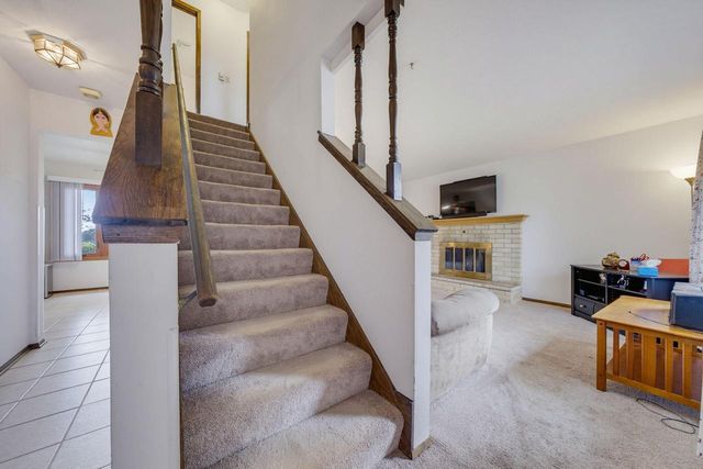 2721 Minot LANE, Waukesha, WI 53188