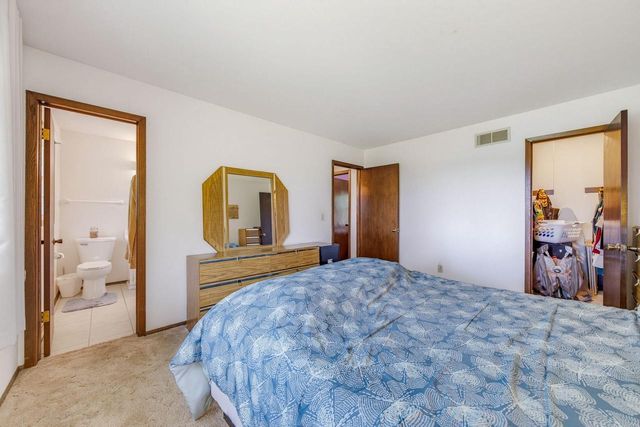2721 Minot LANE, Waukesha, WI 53188