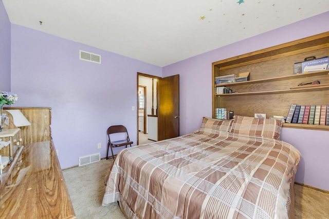 2721 Minot LANE, Waukesha, WI 53188
