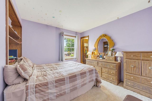 2721 Minot LANE, Waukesha, WI 53188