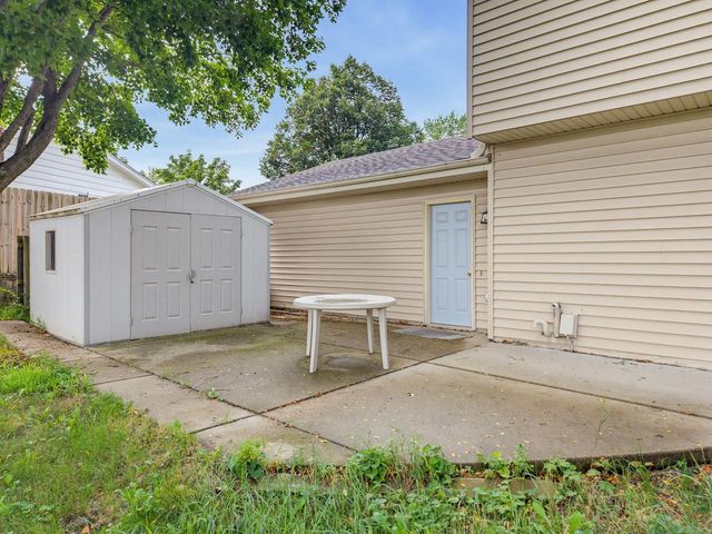 2721 Minot LANE, Waukesha, WI 53188