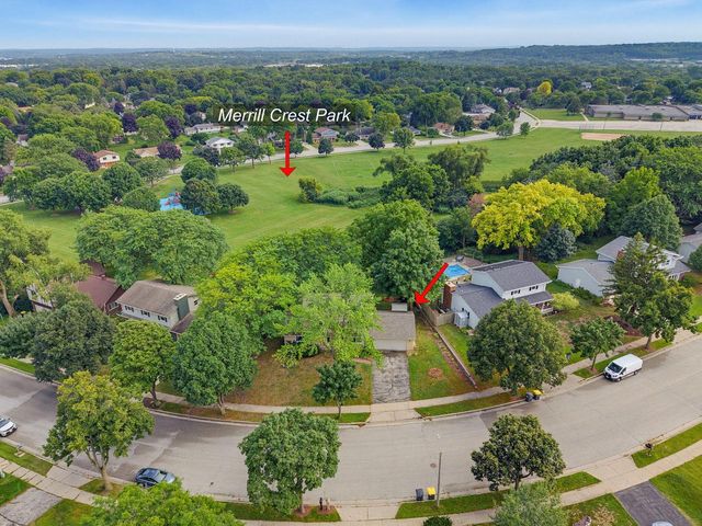 2721 Minot LANE, Waukesha, WI 53188