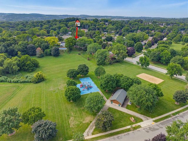 2721 Minot LANE, Waukesha, WI 53188