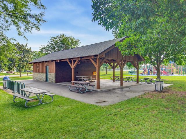 2721 Minot LANE, Waukesha, WI 53188
