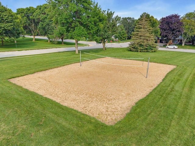 2721 Minot LANE, Waukesha, WI 53188