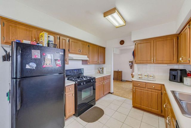 2721 Minot LANE, Waukesha, WI 53188