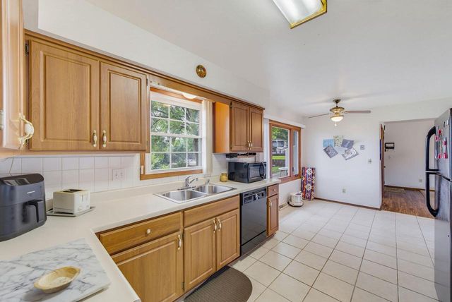 2721 Minot LANE, Waukesha, WI 53188