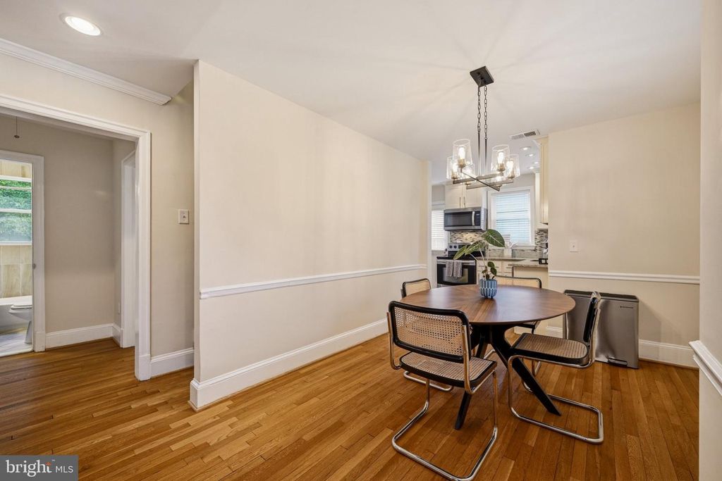 Image 11 of property listing at 3305 BELLEVIEW AVE, Cheverly, MD 20785