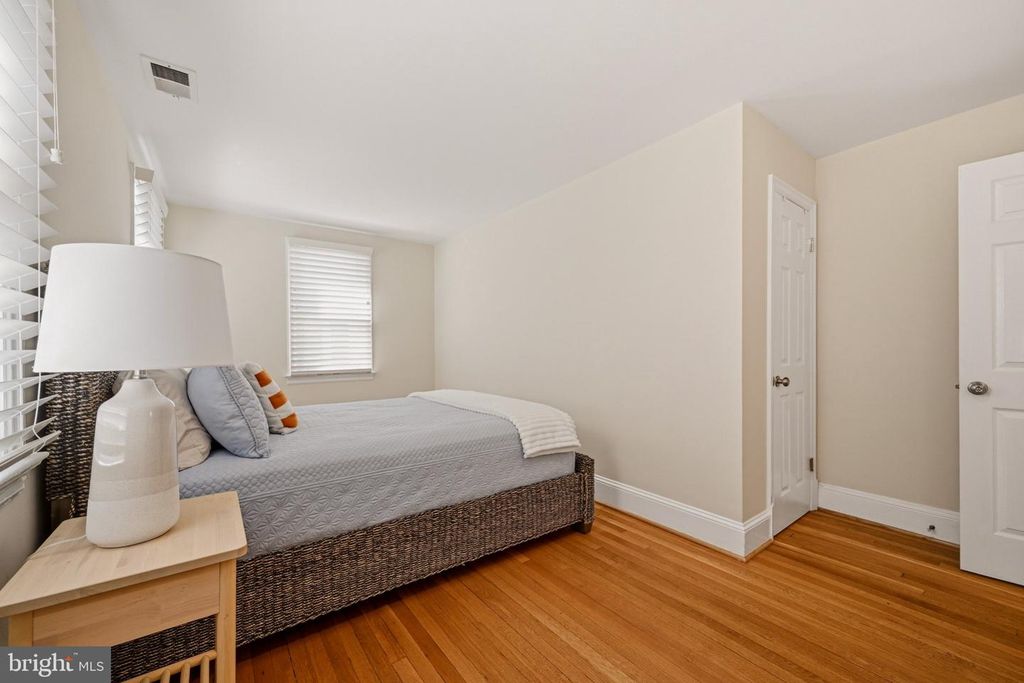 Image 22 of property listing at 3305 BELLEVIEW AVE, Cheverly, MD 20785