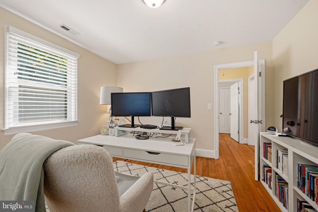 Image 29 of property listing at 3305 BELLEVIEW AVE, Cheverly, MD 20785