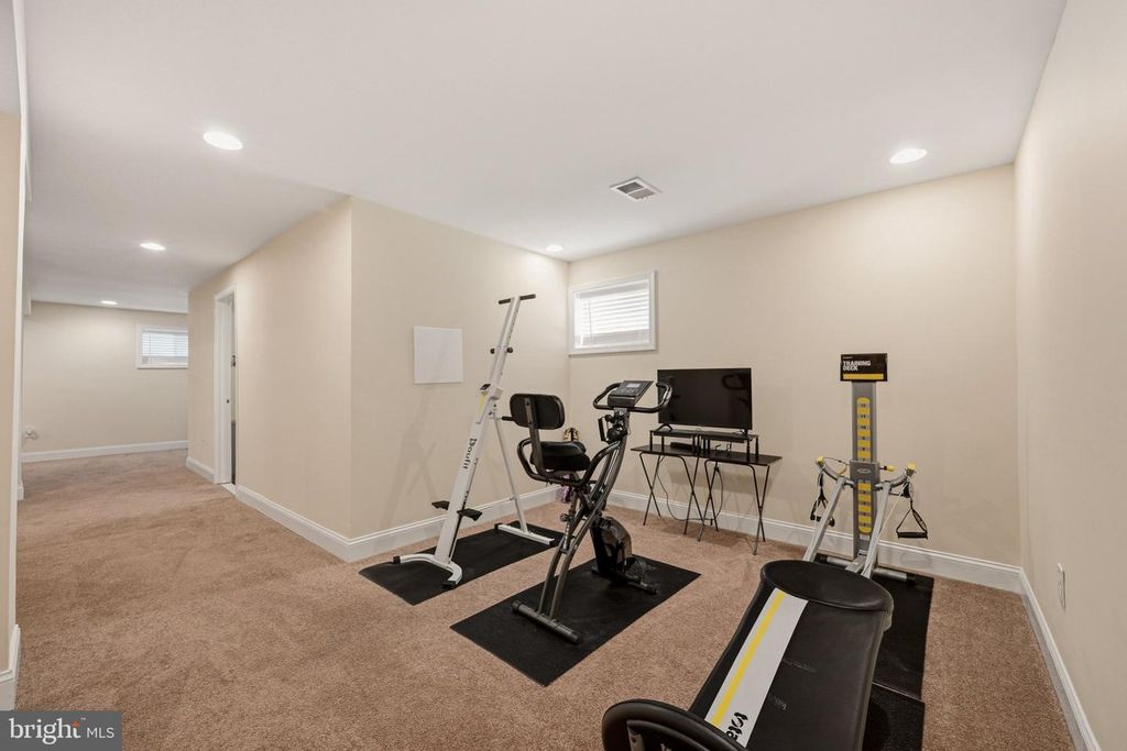Image 39 of property listing at 3305 BELLEVIEW AVE, Cheverly, MD 20785