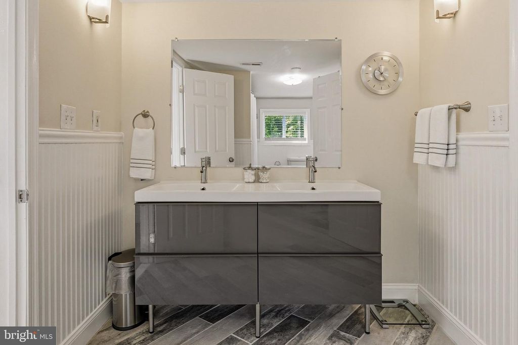 Image 51 of property listing at 3305 BELLEVIEW AVE, Cheverly, MD 20785