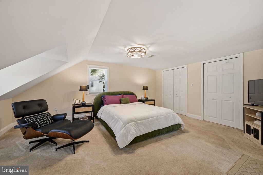 Image 55 of property listing at 3305 BELLEVIEW AVE, Cheverly, MD 20785