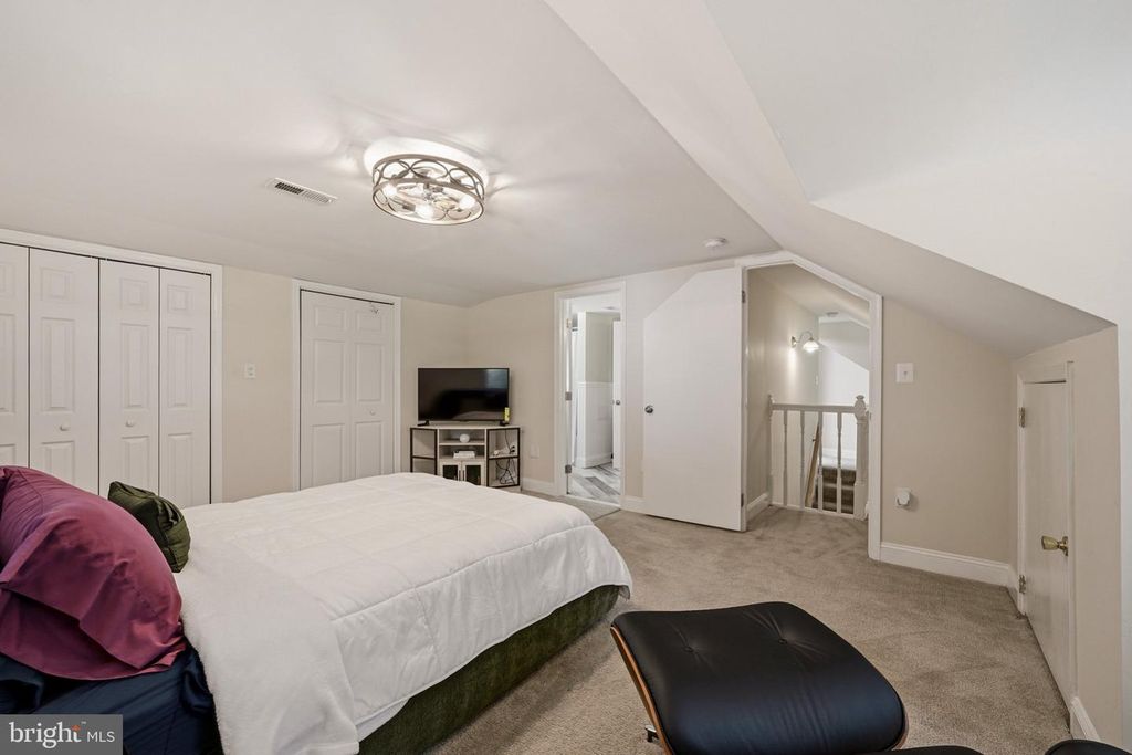 Image 59 of property listing at 3305 BELLEVIEW AVE, Cheverly, MD 20785