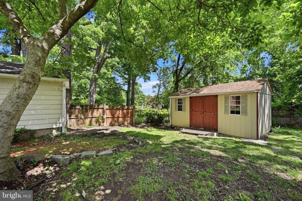 Image 66 of property listing at 3305 BELLEVIEW AVE, Cheverly, MD 20785