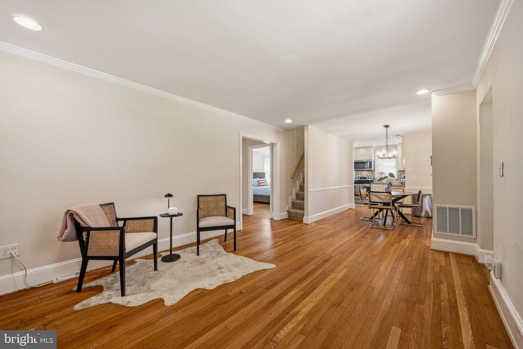Image 8 of property listing at 3305 BELLEVIEW AVE, Cheverly, MD 20785