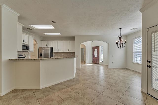 98 N Country Gate Circle, The Woodlands, TX 77384