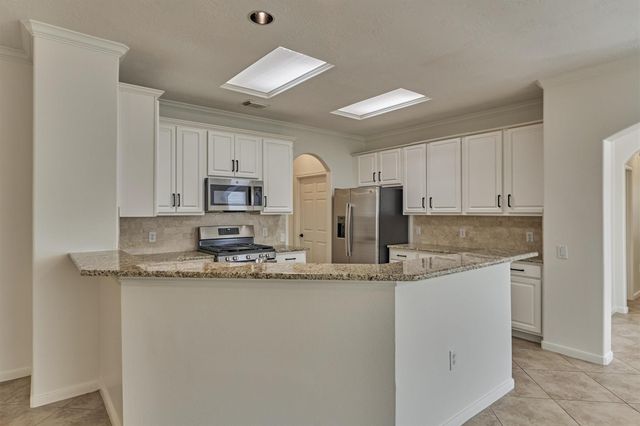 98 N Country Gate Circle, The Woodlands, TX 77384