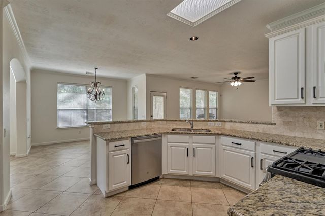 98 N Country Gate Circle, The Woodlands, TX 77384