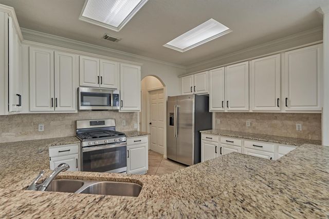 98 N Country Gate Circle, The Woodlands, TX 77384