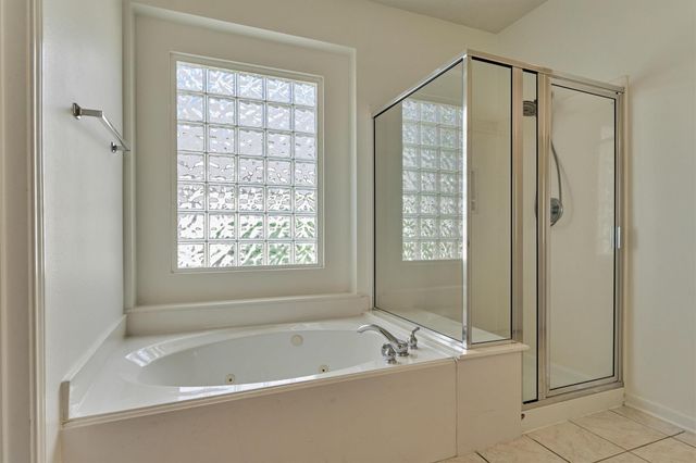 98 N Country Gate Circle, The Woodlands, TX 77384