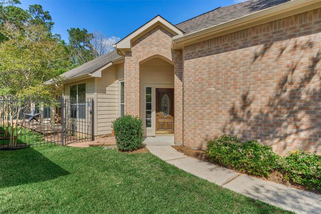 98 N Country Gate Circle, The Woodlands, TX 77384