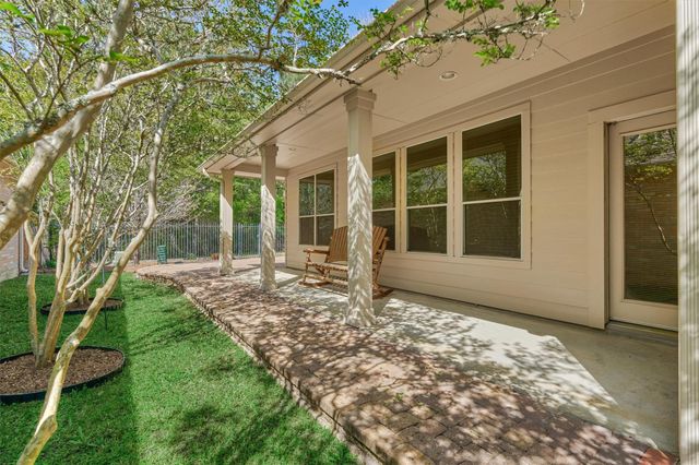 98 N Country Gate Circle, The Woodlands, TX 77384