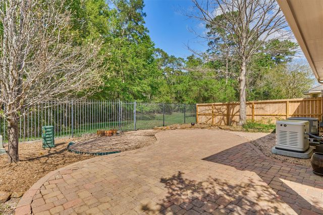 98 N Country Gate Circle, The Woodlands, TX 77384