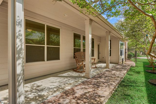 98 N Country Gate Circle, The Woodlands, TX 77384