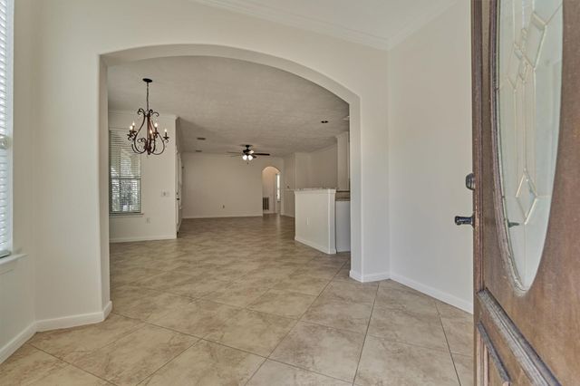 98 N Country Gate Circle, The Woodlands, TX 77384