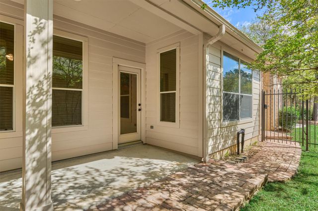 98 N Country Gate Circle, The Woodlands, TX 77384