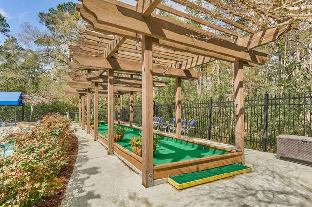 98 N Country Gate Circle, The Woodlands, TX 77384