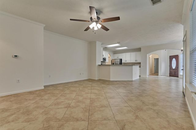 98 N Country Gate Circle, The Woodlands, TX 77384