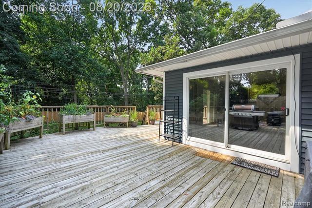 6235 Waldon Road, Clarkston, MI 48346