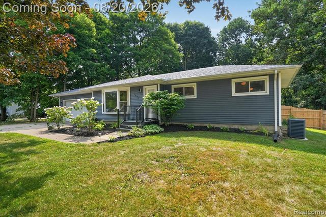 6235 Waldon Road, Clarkston, MI 48346