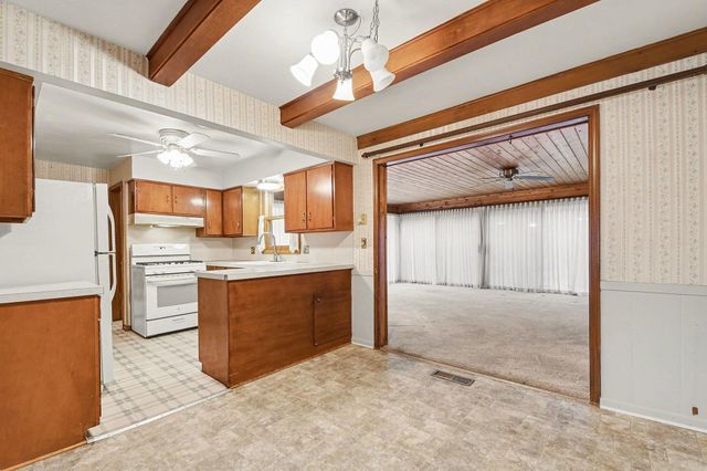 5560 Greenboro Drive Se, City Of Kentwood, MI 49508