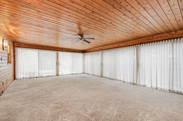 5560 Greenboro Drive Se, City Of Kentwood, MI 49508