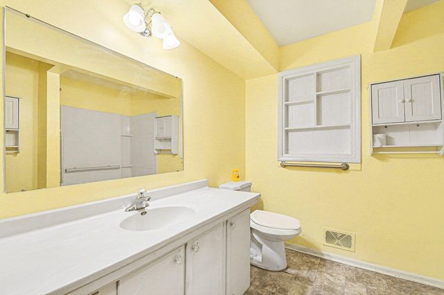 5560 Greenboro Drive Se, City Of Kentwood, MI 49508