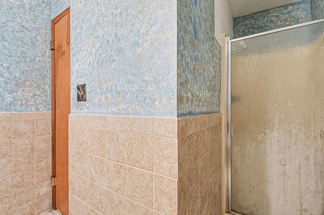 5560 Greenboro Drive Se, City Of Kentwood, MI 49508