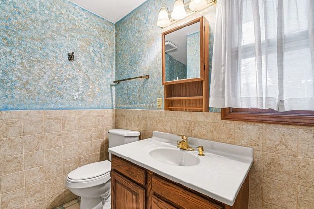 5560 Greenboro Drive Se, City Of Kentwood, MI 49508