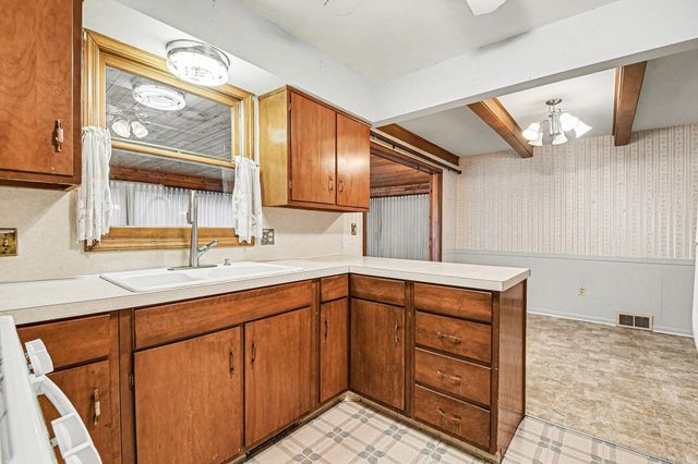 5560 Greenboro Drive Se, City Of Kentwood, MI 49508