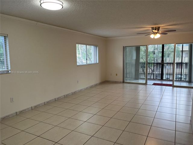 1301 SW 142nd Ave 301H, Pembroke Pines, FL 33027