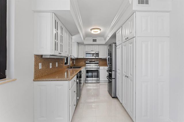 5380 N Ocean Drive 5a, Riviera Beach, FL 33404