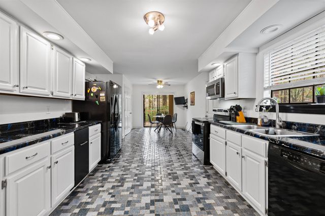 1429 POPLAR RIDGE DR, Memphis, TN 38120