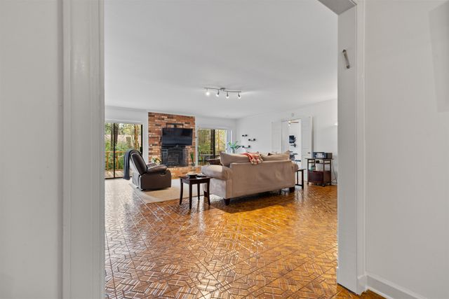 1429 POPLAR RIDGE DR, Memphis, TN 38120