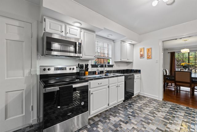 1429 POPLAR RIDGE DR, Memphis, TN 38120