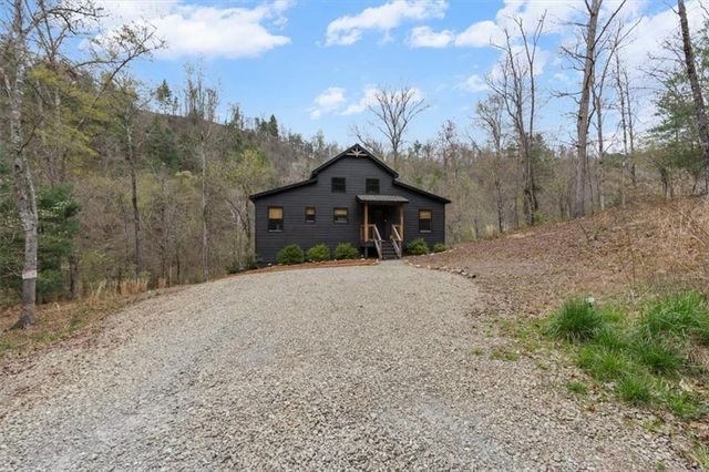 496 Meadow Lane, Talking Rock, GA 30175