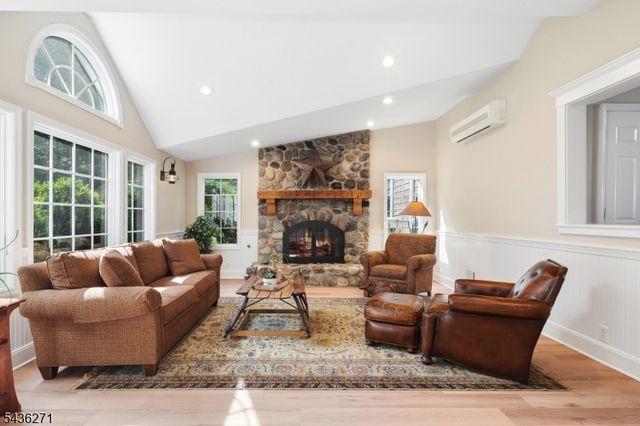 26 Longview Ave, Madison Boro, NJ 07940